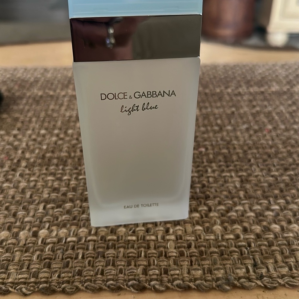 Dolce & Gabbana Light Blue Fragrance Firm